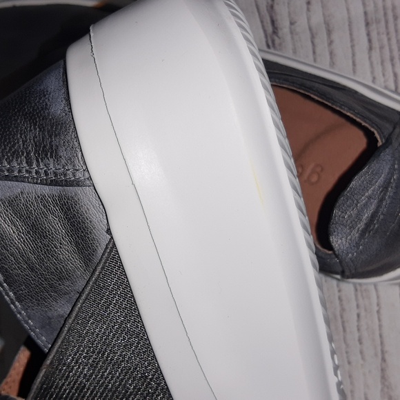 Gentle Souls by Kenneth Cole Rosette Platform Slip On Sneaker Pewter 7.5 - Picture 14 of 15